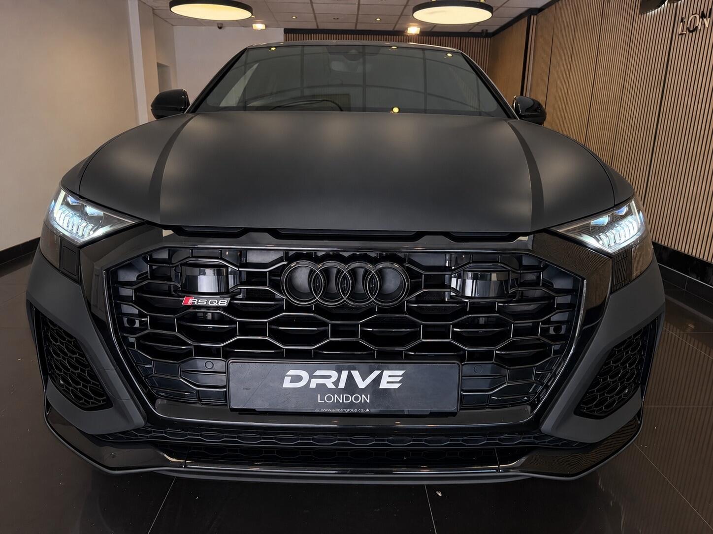 Audi RSQ8